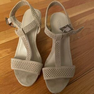 Nude Wedges